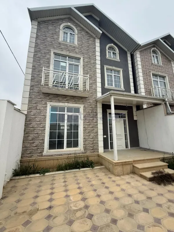 Satılır 5 otaqlı həyət evi 210 m²