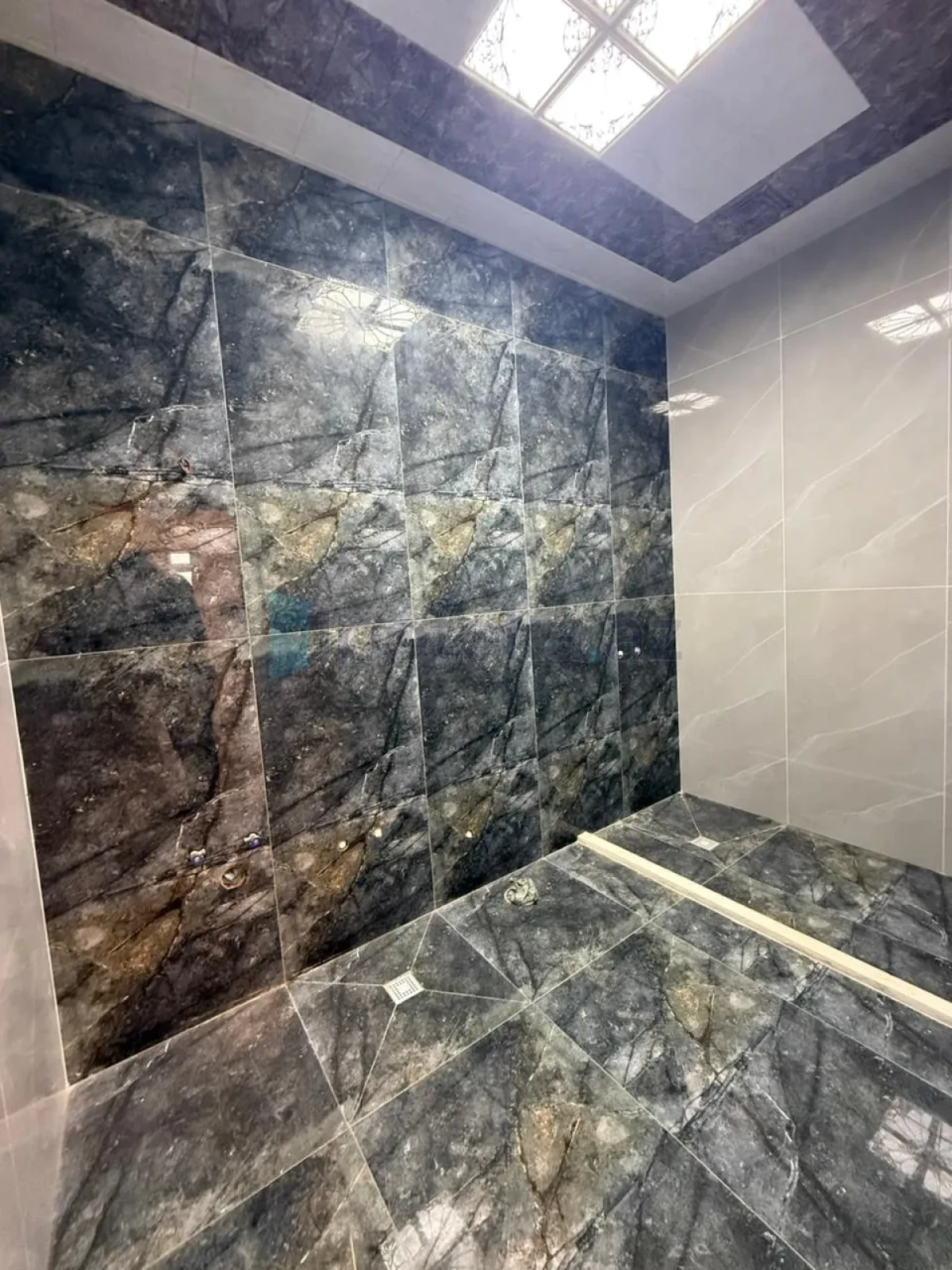 Satılır 5 otaqlı həyət evi 210 m²