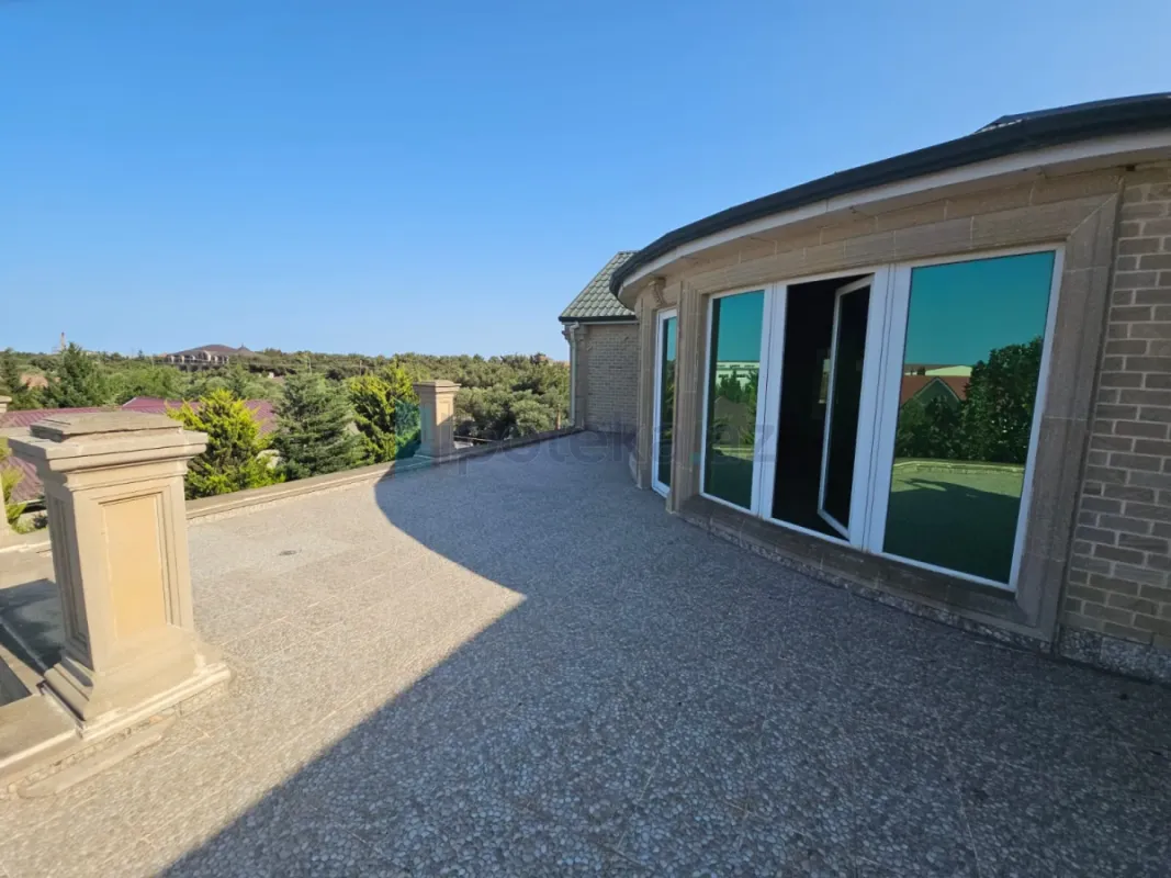Satılır 6 otaqlı mənzil 600 m²
