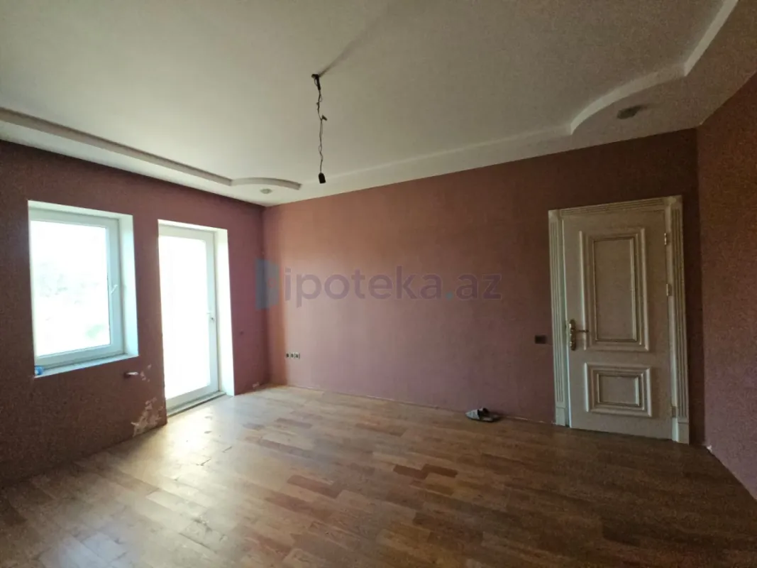 Satılır 6 otaqlı mənzil 600 m²
