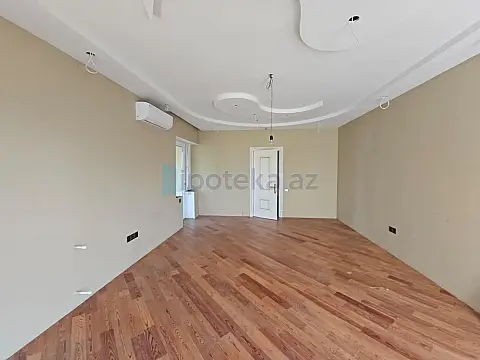 Satılır 6 otaqlı mənzil 600 m²