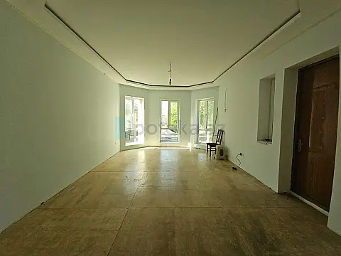 Satılır 6 otaqlı mənzil 600 m²
