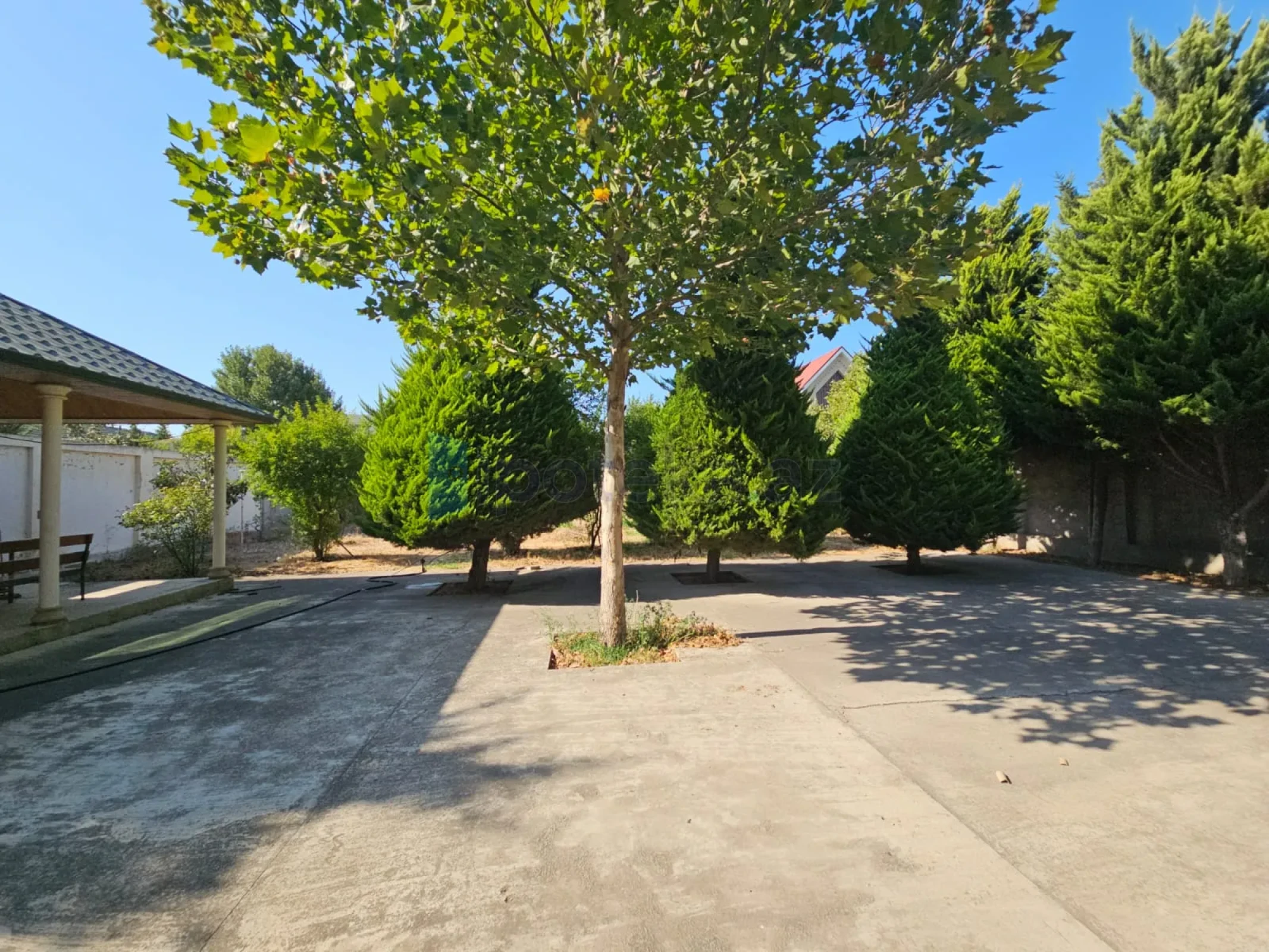 Satılır 6 otaqlı mənzil 600 m²