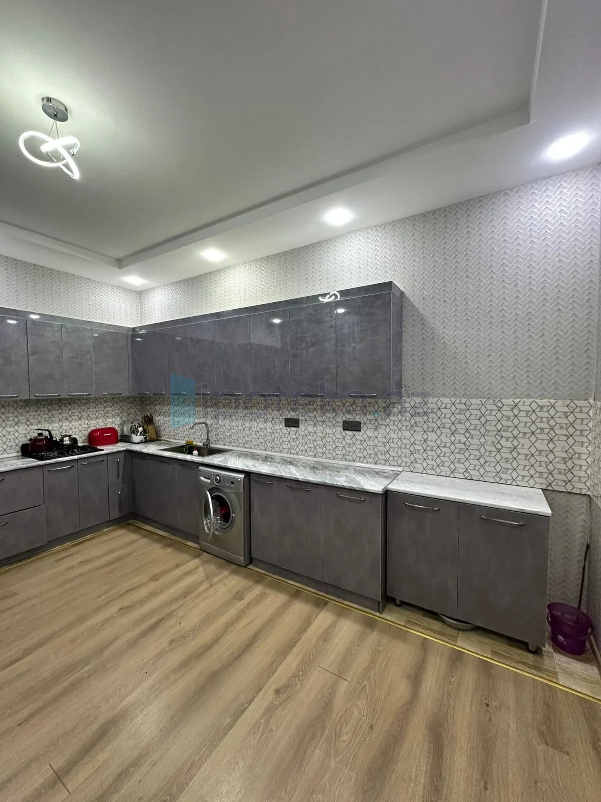 Satılır 5 otaqlı həyət evi 239 m²