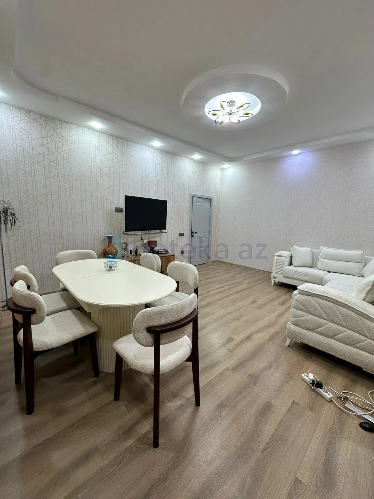 Satılır 5 otaqlı həyət evi 239 m²