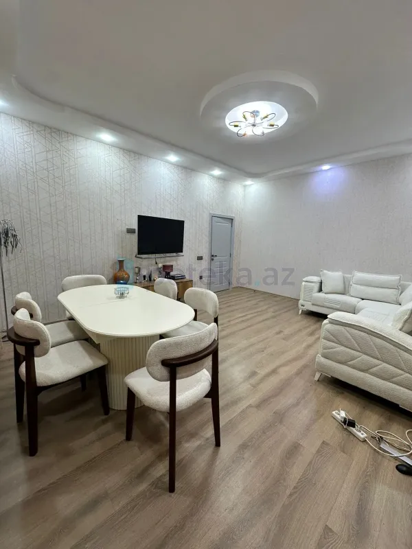 Satılır 5 otaqlı həyət evi 239 m²
