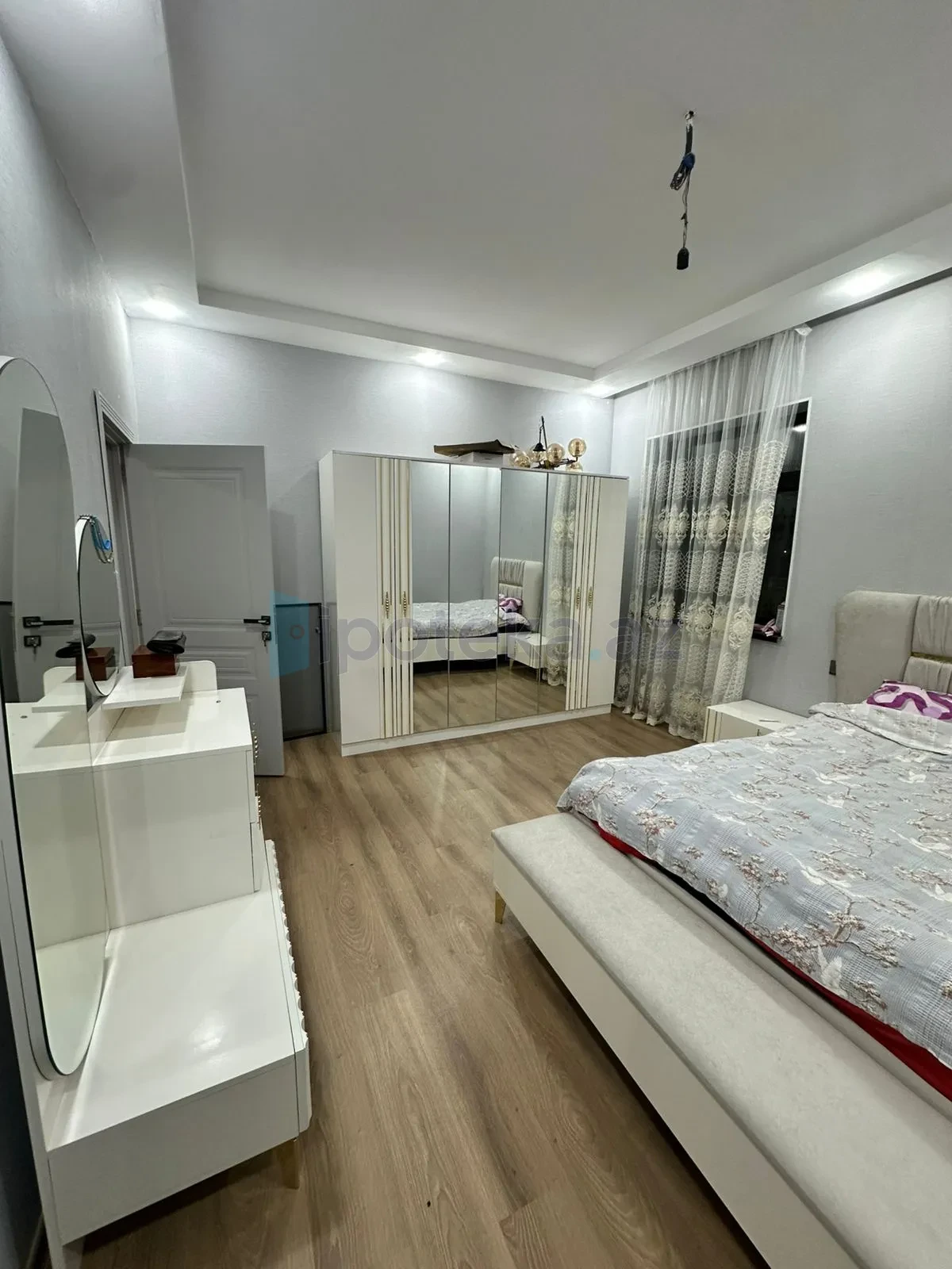Satılır 5 otaqlı həyət evi 239 m²