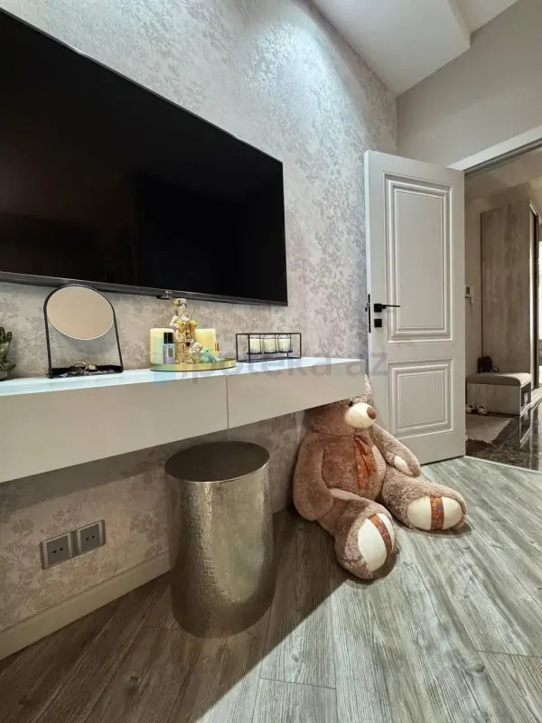 Satılır 2 otaqlı yeni tikili 80 m²