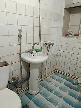 Satılır 2 otaqlı köhnə tikili 40 m²