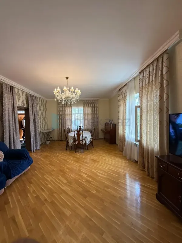 Satılır 6 otaqlı həyət evi 150 m²