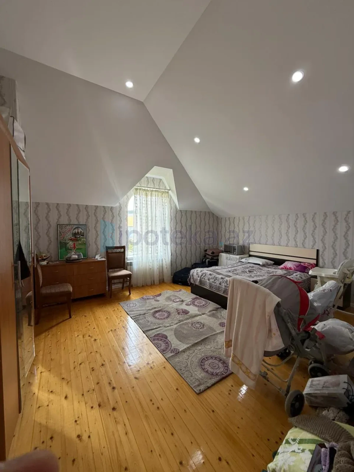 Satılır 6 otaqlı həyət evi 150 m²