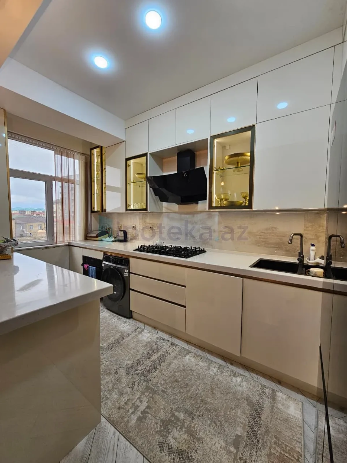 Satılır 3 otaqlı yeni tikili 78 m²