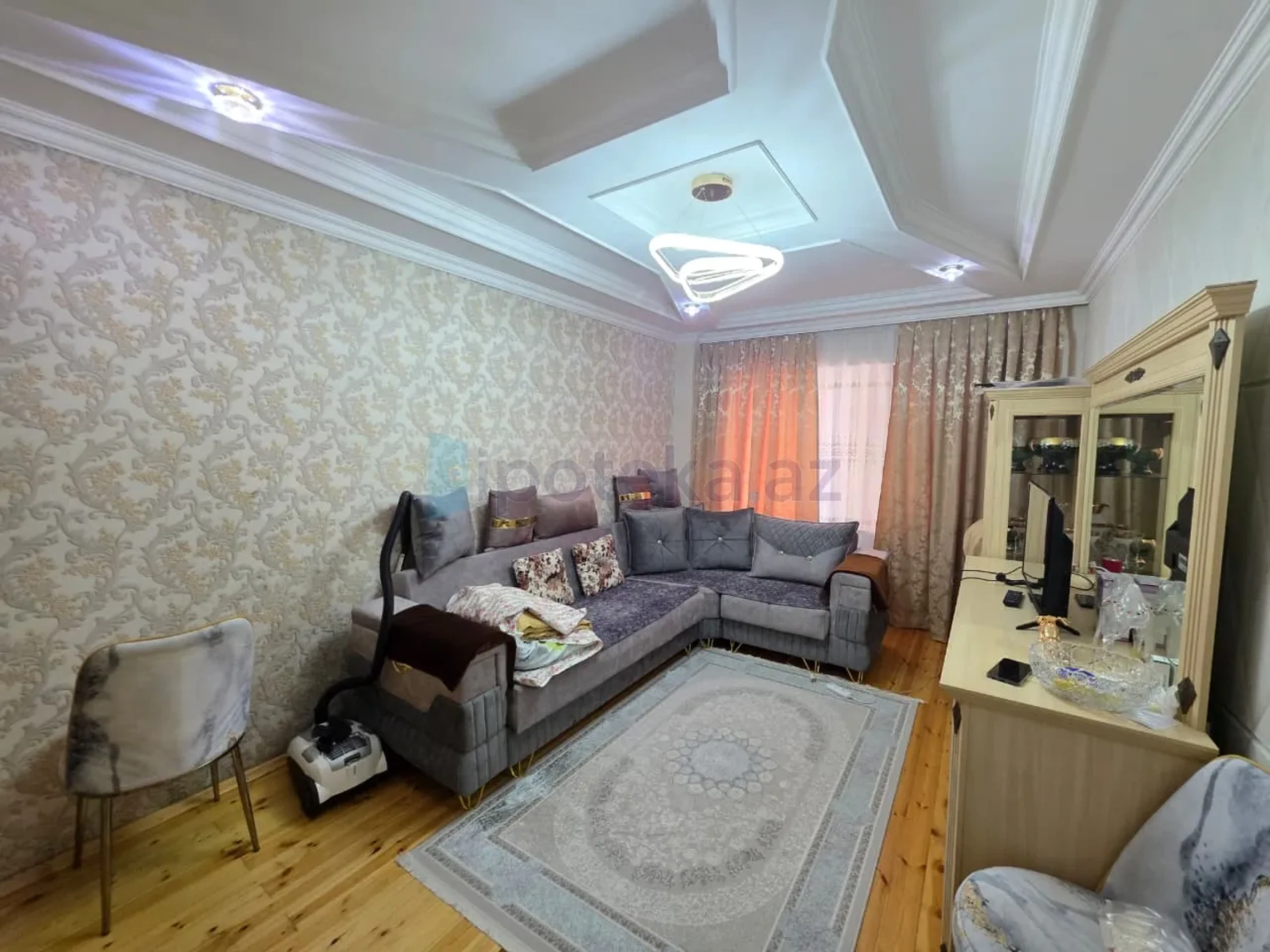 Satılır 2 otaqlı köhnə tikili 40 m²