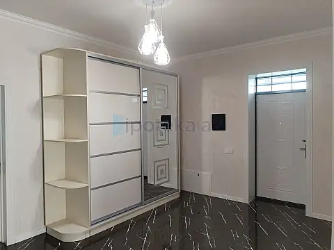 Satılır 4 otaqlı həyət evi 180 m²