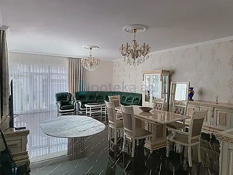 Satılır 4 otaqlı həyət evi 180 m²