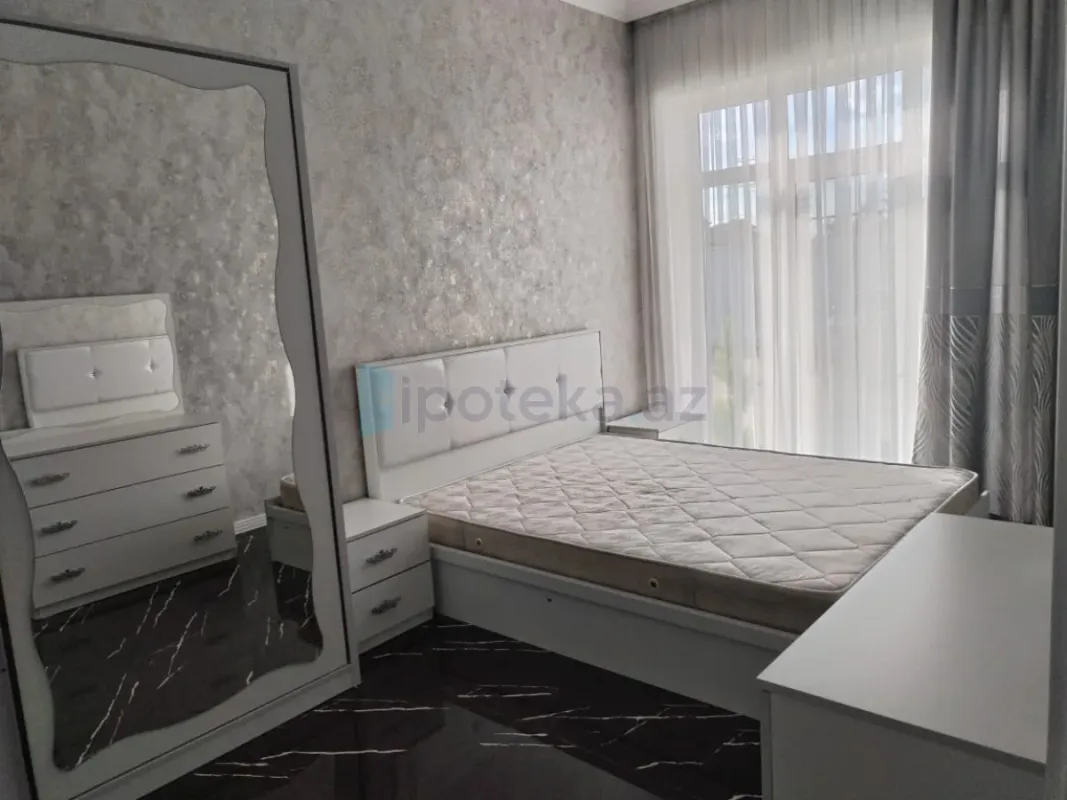 Satılır 4 otaqlı həyət evi 180 m²