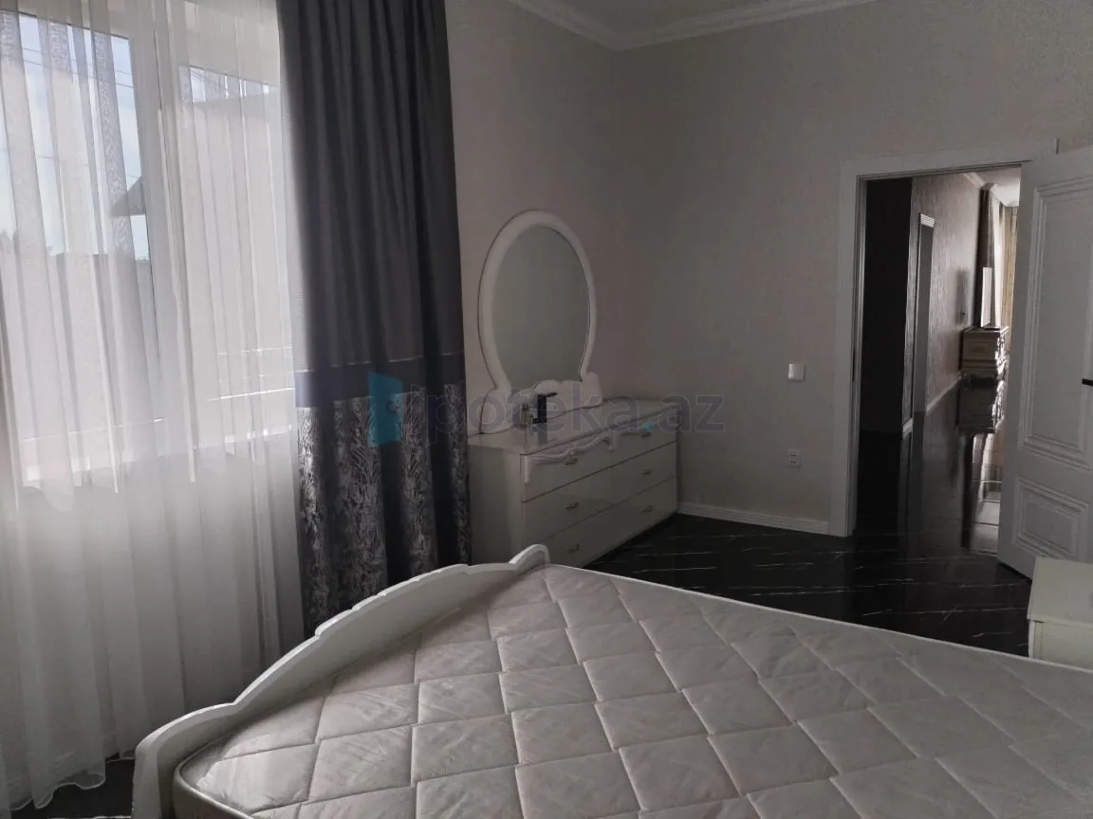 Satılır 4 otaqlı həyət evi 180 m²