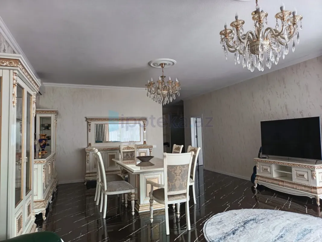 Satılır 4 otaqlı həyət evi 180 m²