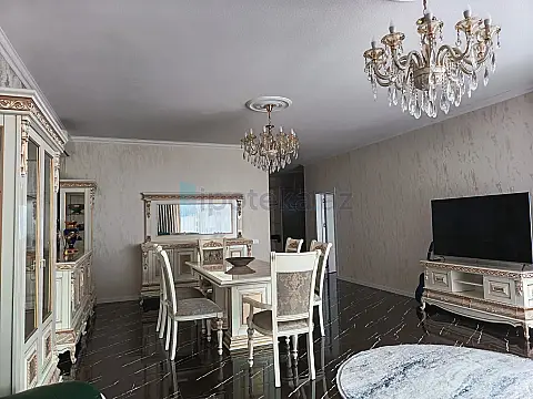 Satılır 4 otaqlı həyət evi 180 m²