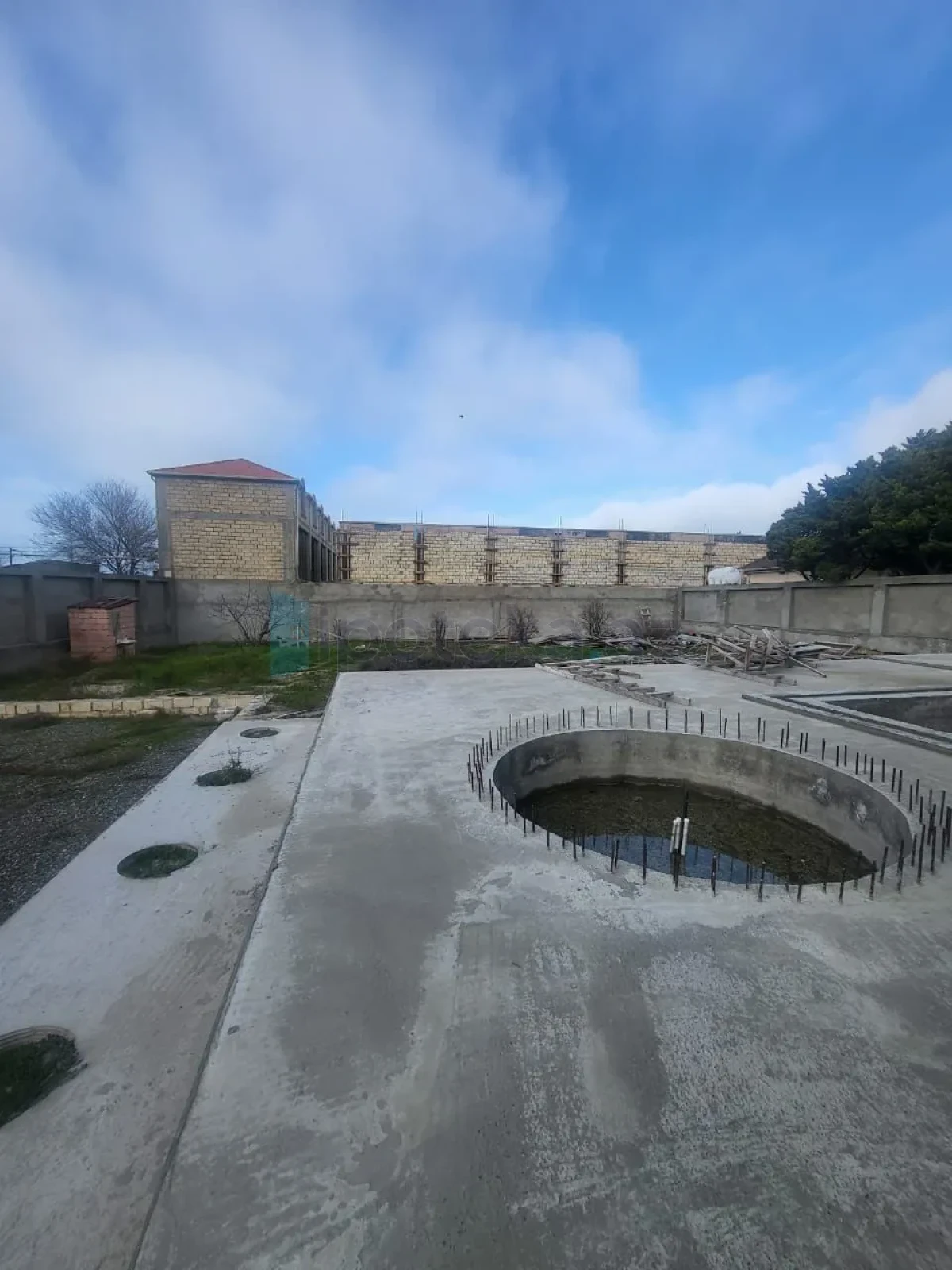 Satılır 7 otaqlı mənzil 500 m²