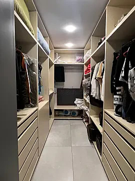 Satılır 4 otaqlı yeni tikili 220 m²