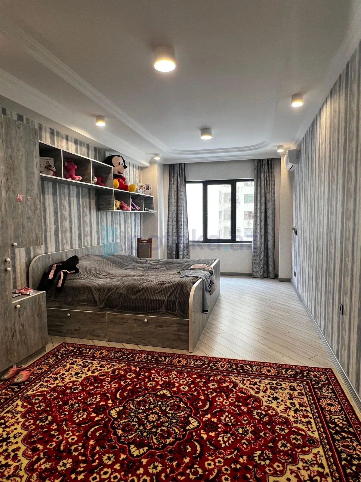 Satılır 4 otaqlı yeni tikili 220 m²