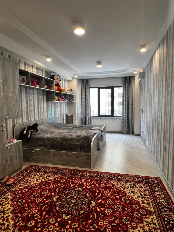 Satılır 4 otaqlı yeni tikili 220 m²