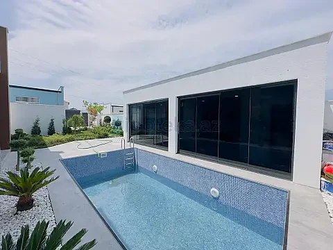 Satılır 4 otaqlı mənzil 200 m²
