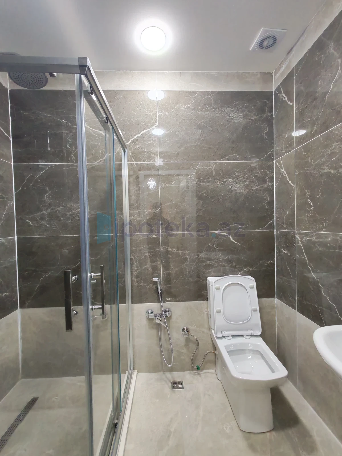 Satılır 2 otaqlı yeni tikili 63 m²