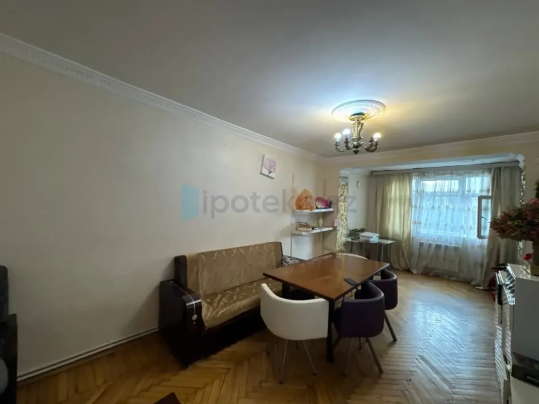 Satılır 3 otaqlı köhnə tikili 70 m²