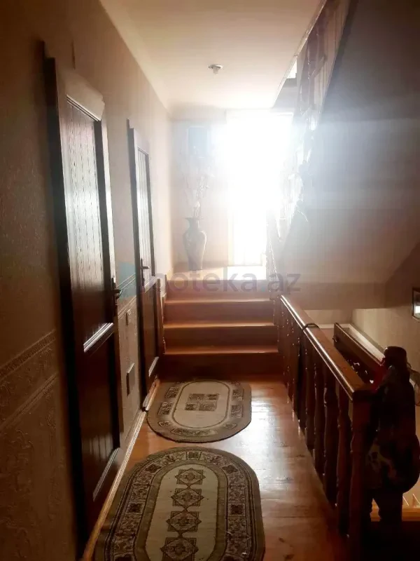 Satılır 4 otaqlı həyət evi 200 m²