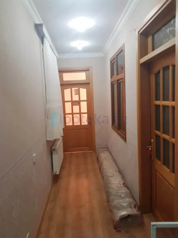 Satılır 4 otaqlı həyət evi 200 m²
