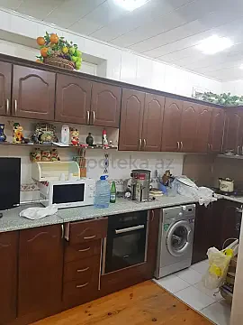 Satılır 4 otaqlı həyət evi 200 m²