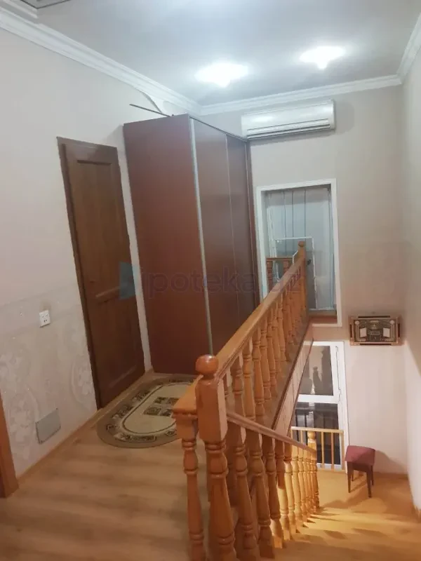 Satılır 4 otaqlı həyət evi 200 m²