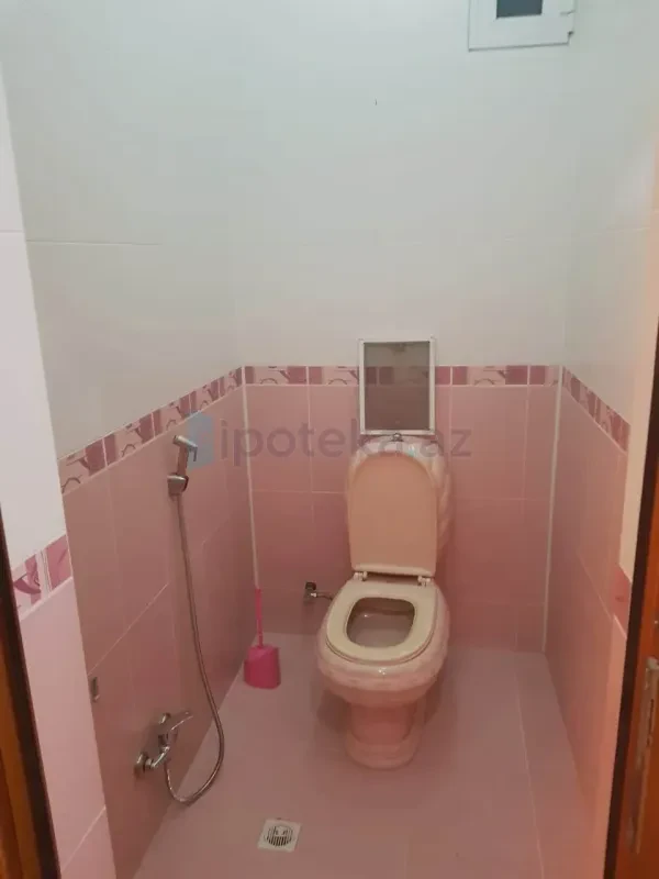 Satılır 4 otaqlı həyət evi 200 m²