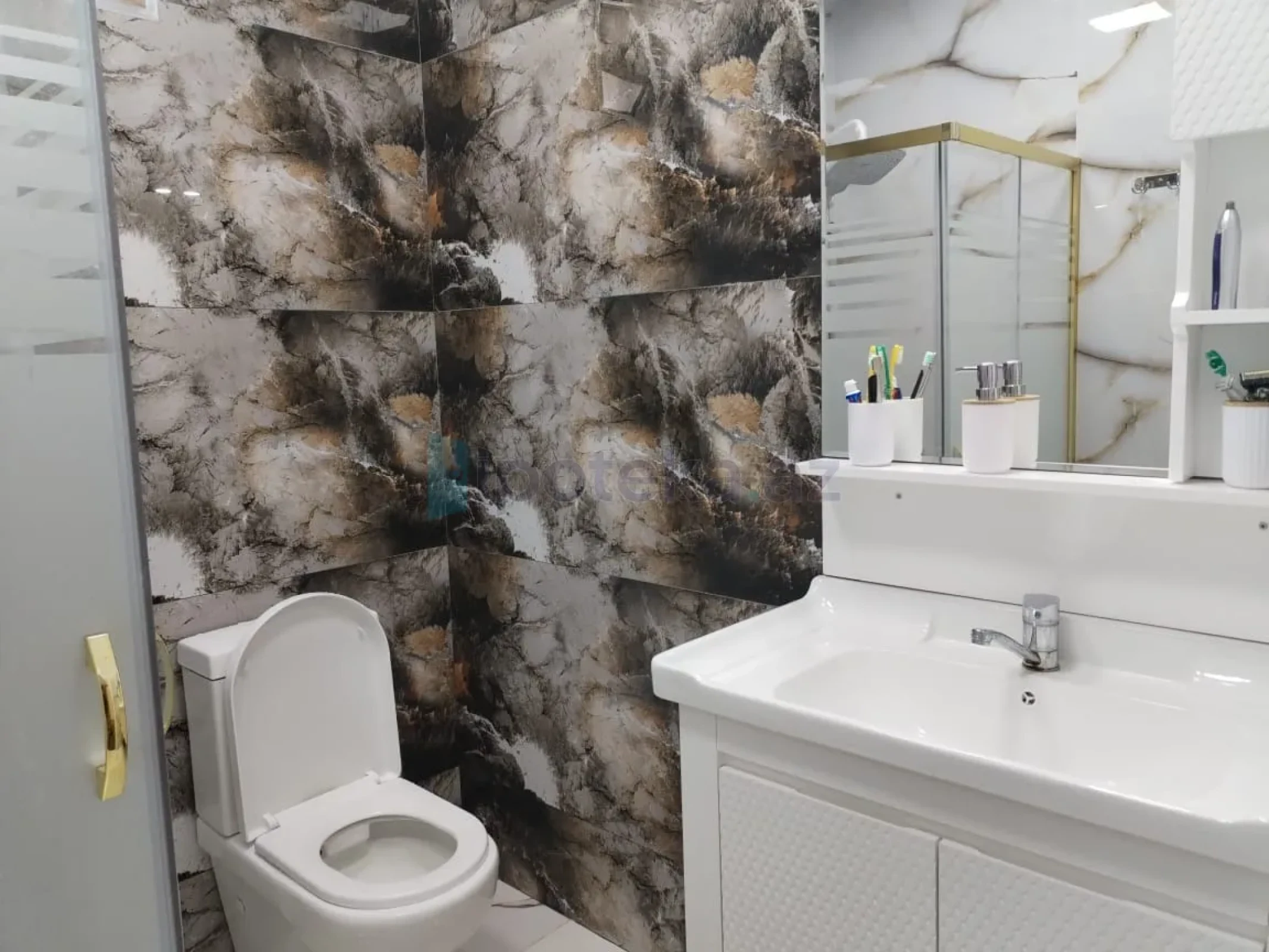 Satılır 4 otaqlı həyət evi 180 m²