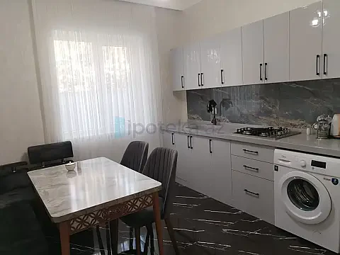 Satılır 4 otaqlı həyət evi 180 m²