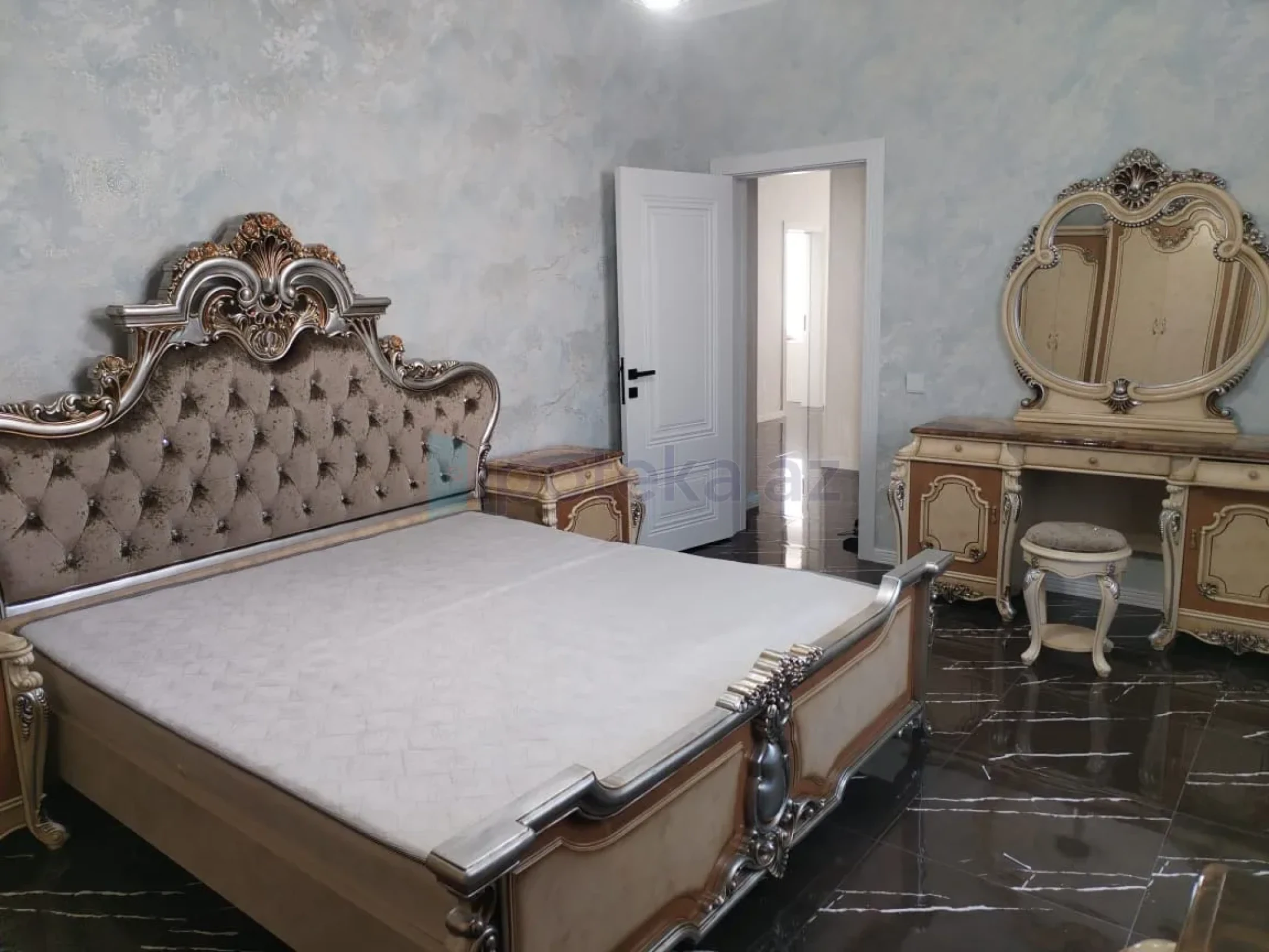 Satılır 4 otaqlı həyət evi 180 m²