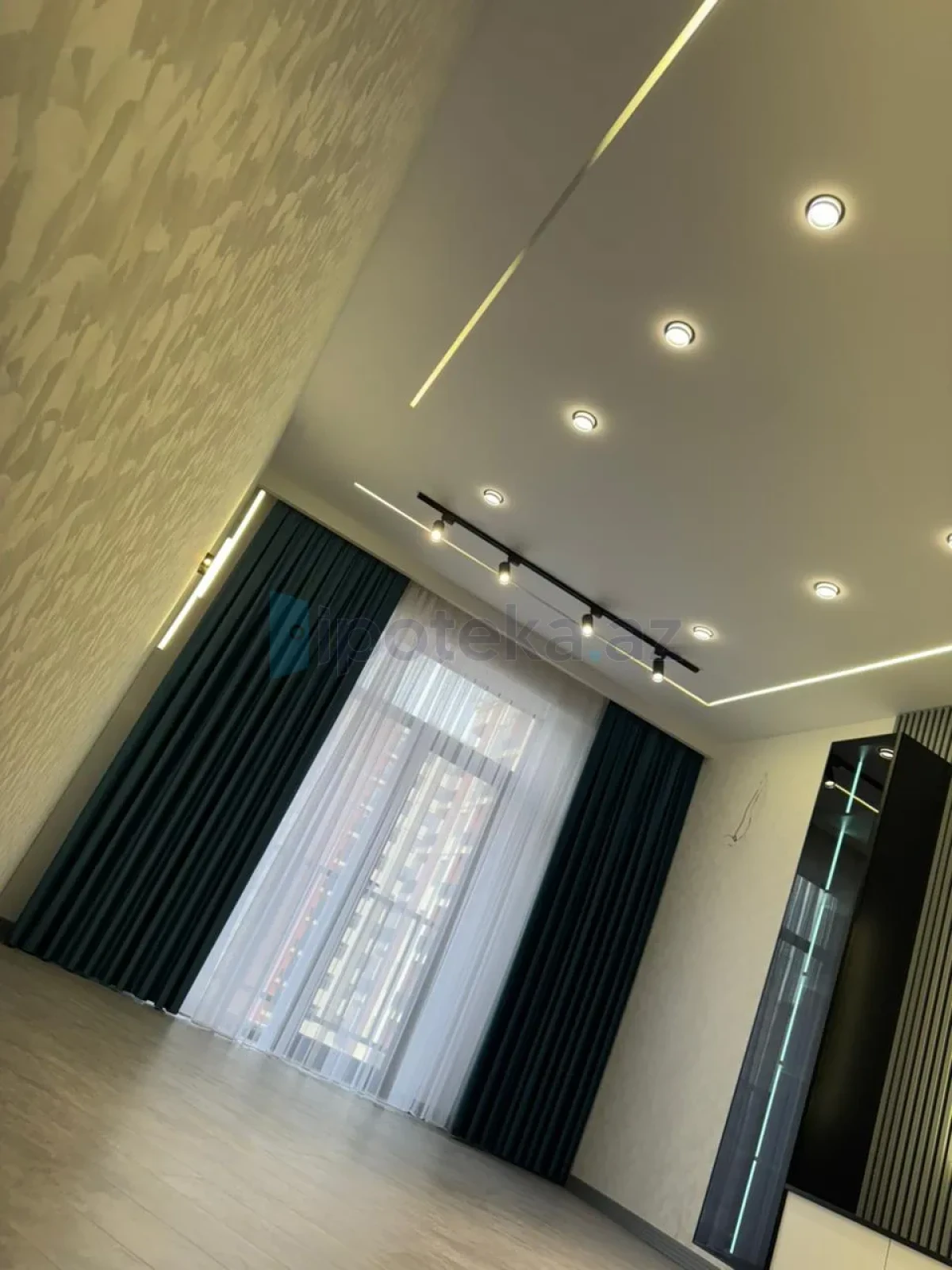 Satılır 2 otaqlı yeni tikili 65 m²