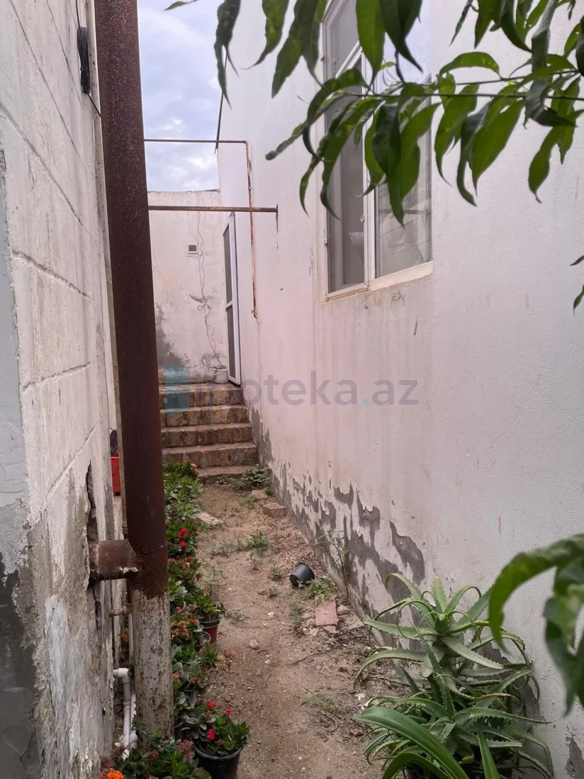 Satılır 6 otaqlı həyət evi 180 m²