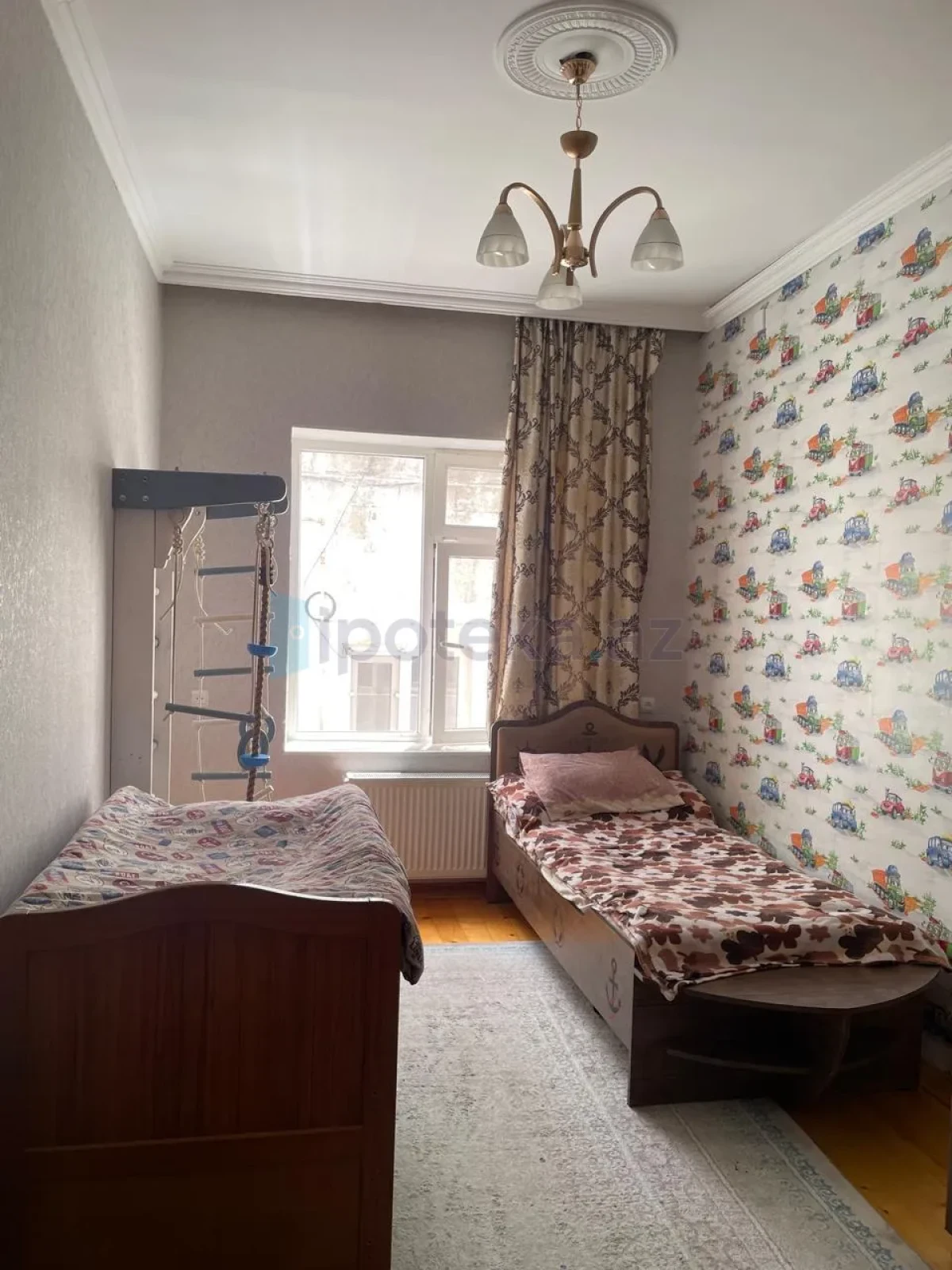 Satılır 6 otaqlı həyət evi 180 m²
