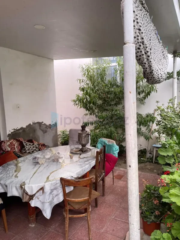 Satılır 6 otaqlı həyət evi 180 m²