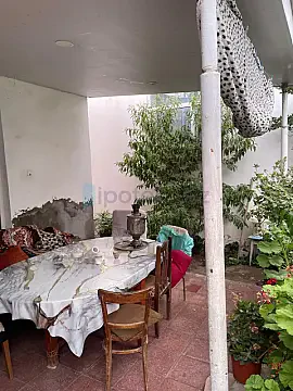 Satılır 6 otaqlı həyət evi 180 m²