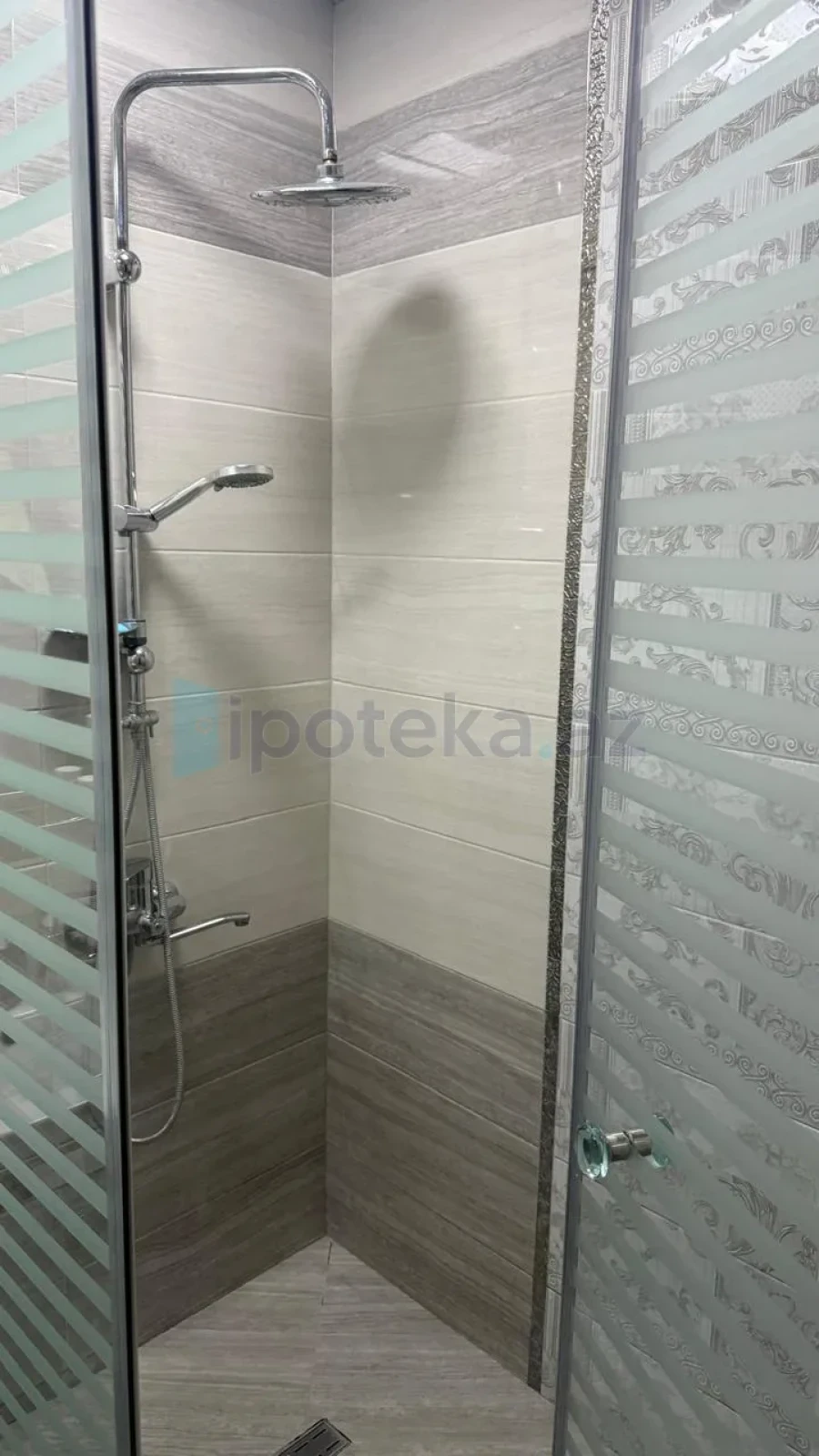 Satılır 3 otaqlı yeni tikili 140 m²