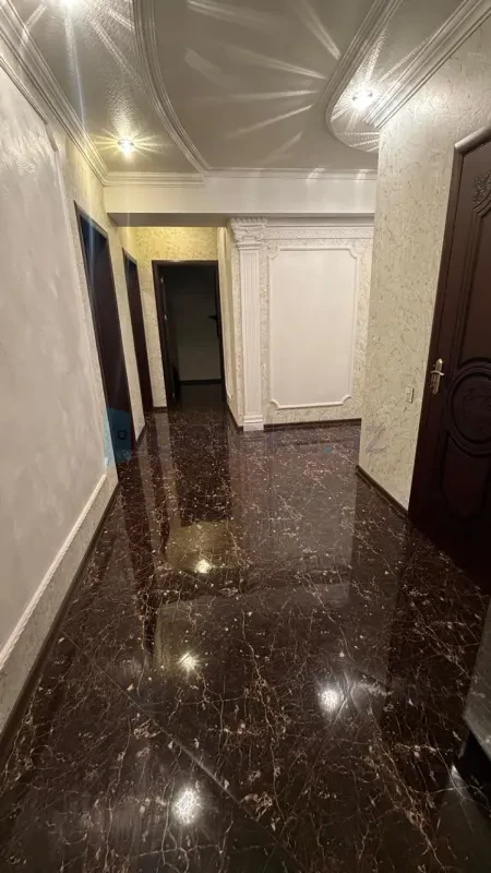 Satılır 3 otaqlı yeni tikili 140 m²