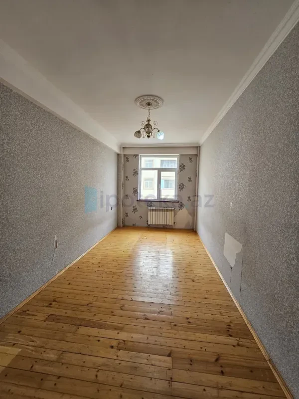 Satılır 3 otaqlı yeni tikili 80 m²