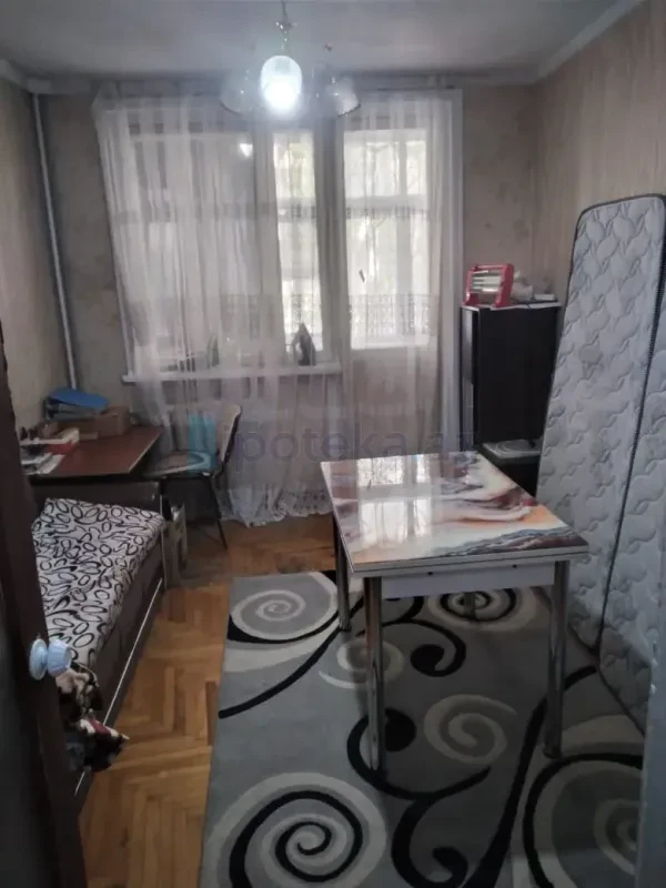 Satılır 3 otaqlı köhnə tikili 85 m²
