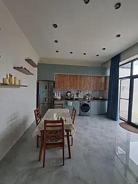 Satılır 4 otaqlı həyət evi 140 m²