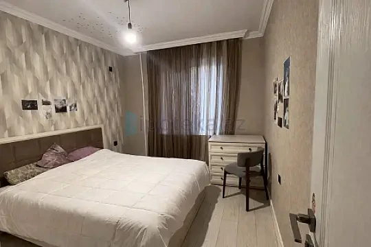 Satılır 2 otaqlı köhnə tikili 63 m²