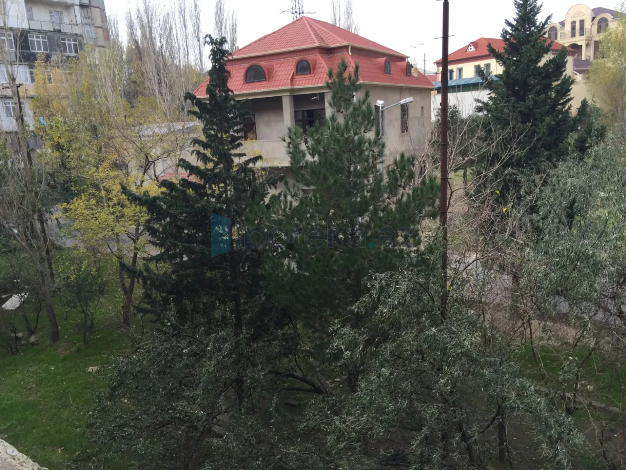 Satılır 3 otaqlı köhnə tikili 75 m²